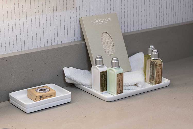 L’Occitane bath amenities